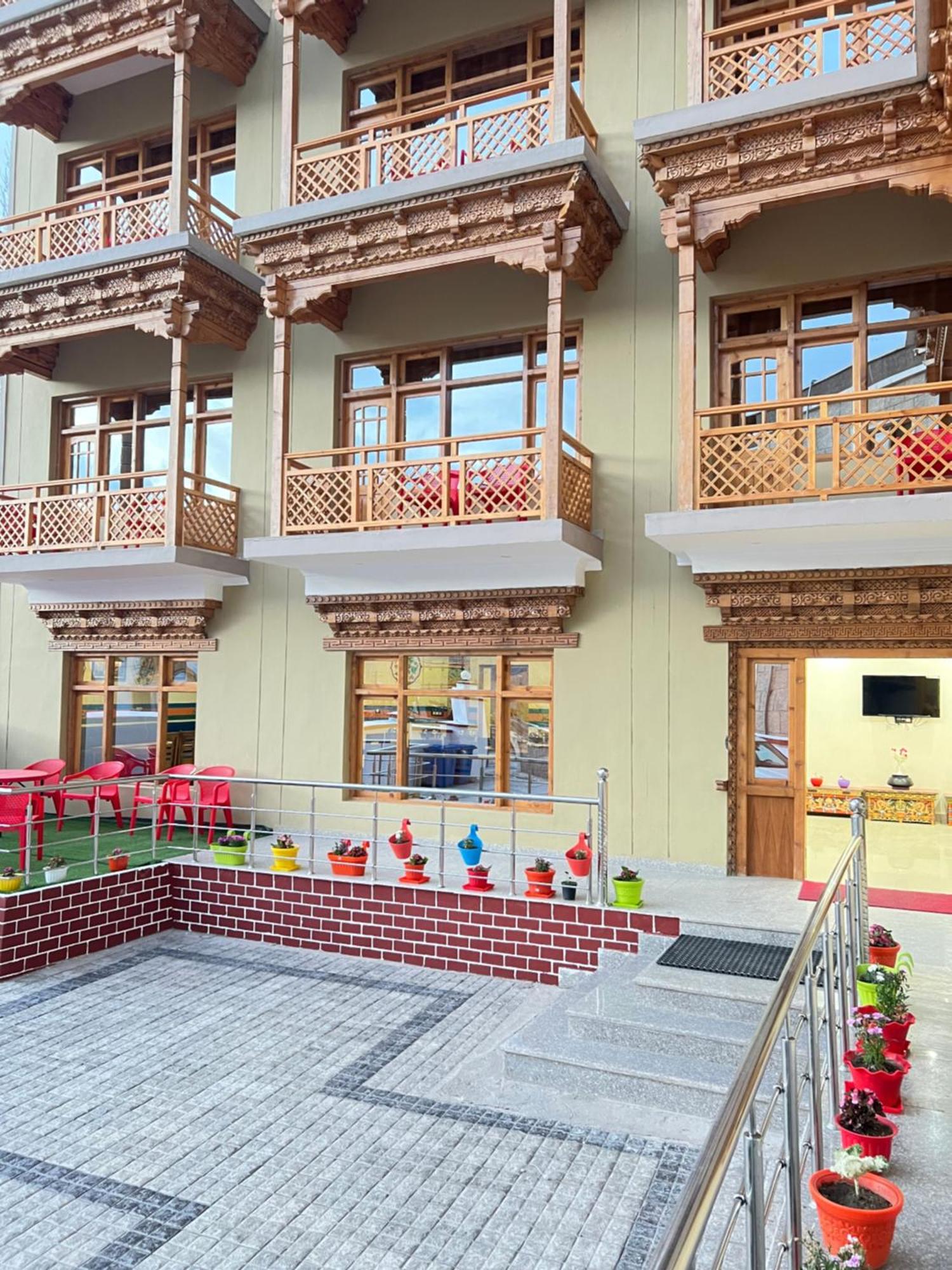 The Nangsay Hotel Leh Esterno foto